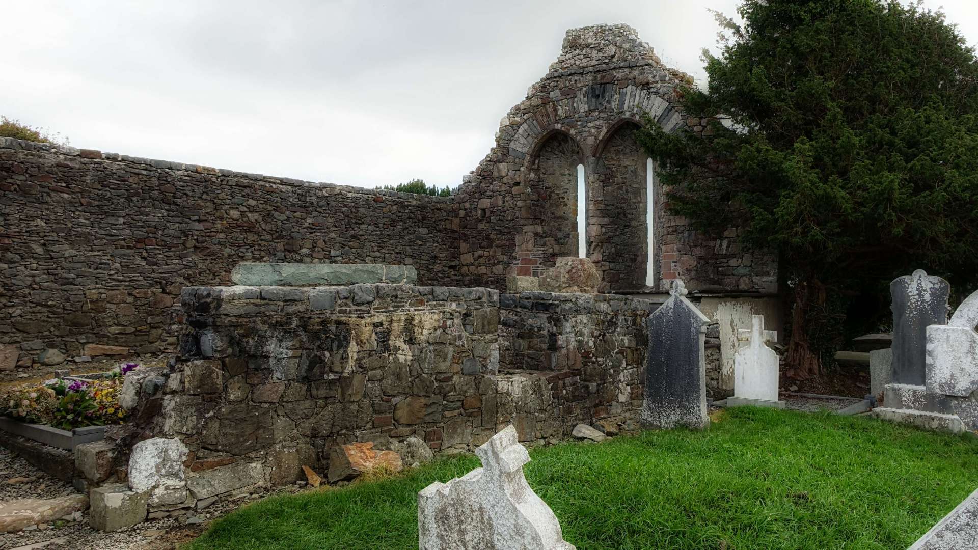 Irland / County Kerry - typischer alter Friedhof